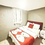 Ξενοδοχείο με διαμερίσματα Taksim 3*